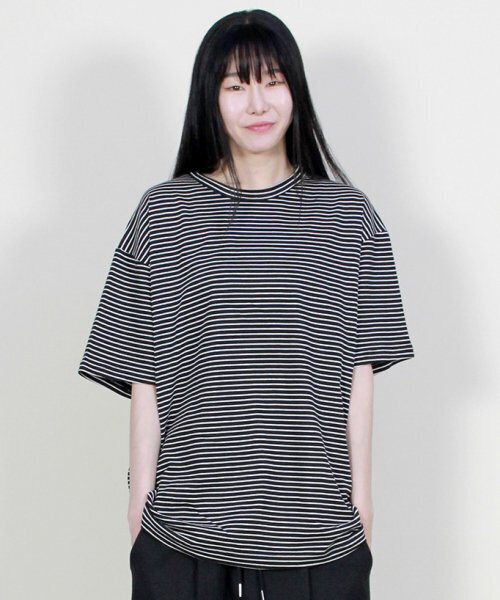 DEMARC(ドゥマーク)の「ボックスフィットピンストライプ半袖Tシャツブラック(Tシャツ/カットソー・レディース・その他・LARGE/MEDIUM)」の7枚目の写真