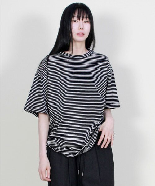 DEMARC(ドゥマーク)の「ボックスフィットピンストライプ半袖Tシャツブラック(Tシャツ/カットソー・レディース・その他・LARGE/MEDIUM)」の8枚目の写真
