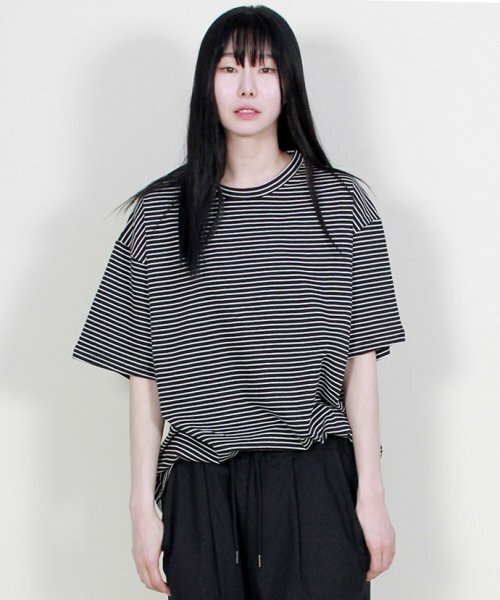 DEMARC(ドゥマーク)の「ボックスフィットピンストライプ半袖Tシャツブラック(Tシャツ/カットソー・レディース・その他・LARGE/MEDIUM)」の5枚目の写真
