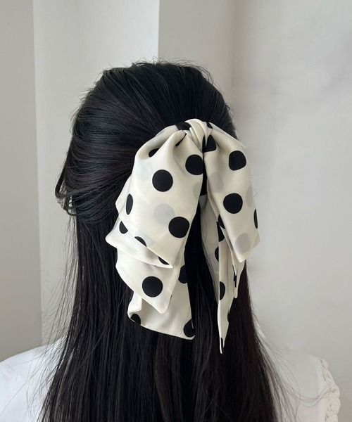 LOWRYS FARM(ローリーズファーム)の「ドットリボンフウバンス 634201(バレッタ/ヘアクリップ・レディース・ホワイト/ブラック・FREE)」の2枚目の写真