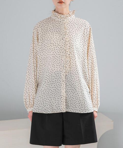 URBAN RESEARCH ROSSO WOMEN（アーバンリサーチ　ロッソ）の「『WEB限定』フリルスタンドカラーシャツ（シャツ/ブラウス・レディース・ベージュ/オフホワイト/ブラック・FREE）」の19枚目の写真