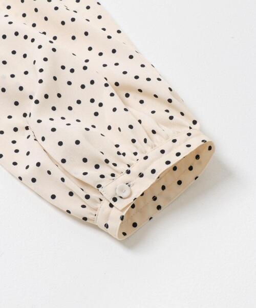 URBAN RESEARCH ROSSO WOMEN（アーバンリサーチ　ロッソ）の「『WEB限定』フリルスタンドカラーシャツ（シャツ/ブラウス・レディース・ベージュ/オフホワイト/ブラック・FREE）」の14枚目の写真