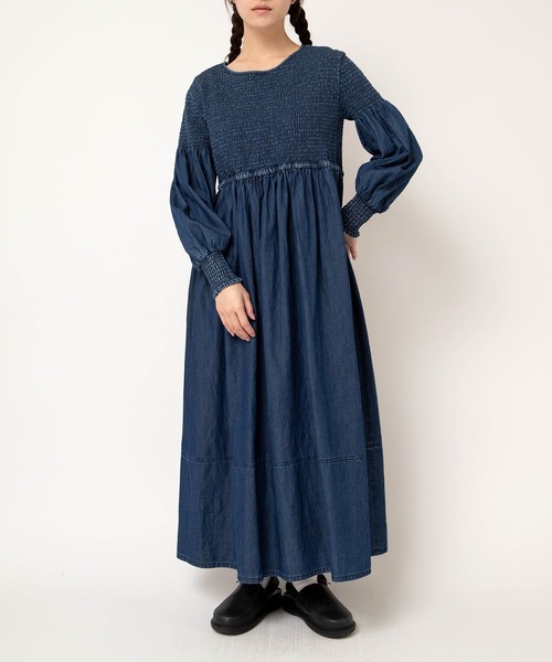 RNA-N(アールエヌエーエヌ)の「D1687 4.5ozデニムシャーリングワンピース(ワンピース・レディース・ライトインディゴブルー/ワンウォッシュ・MEDIUM/SMALL)」の3枚目の写真