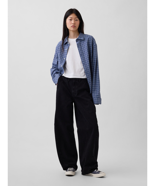 GAP（ギャップ）の「ハイライズ バレルデニム ブラック（デニムパンツ・レディース・ブラック・23/24/25/26/27/28/29/30）」の2枚目の写真