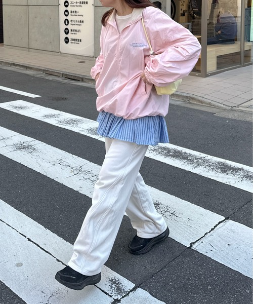 PILIT（ピリット）の「ハーフジップ ナイロンプルオーバー（その他トップス・レディース・ベージュ/ピンクベージュ/ブルー・MEDIUM）」の5枚目の写真