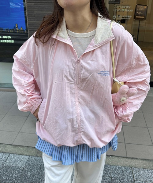 PILIT（ピリット）の「ハーフジップ ナイロンプルオーバー（その他トップス・レディース・ベージュ/ピンクベージュ/ブルー・MEDIUM）」の13枚目の写真