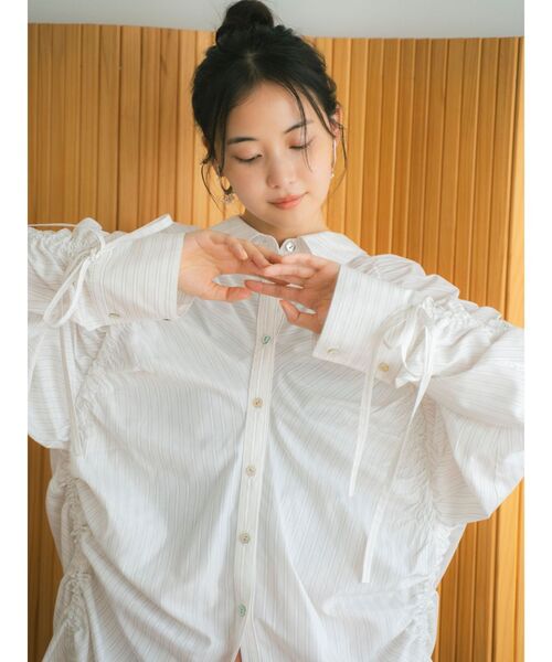 Ungrid(アングリッド)の「ギャザーデザインルーズシャツ(シャツ/ブラウス・レディース・ミント/パープル/ピンク/オフホワイト/ブルー・FREE)」の7枚目の写真