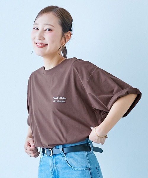 devirock(デビロック)の「【イージーウォッシュ】乾燥機OK 防汚 大人 刺繍デザイン 半袖Tシャツ(Tシャツ/カットソー・レディース・ライトグレー系1/ベージュ系1/ブラック系1/ホワイト系1/サックスブルー系1/ブルー系1/ネイビー系1/ブラウン系1/ホワイト系2/ブルー系2・S/M/L/LL)」の5枚目の写真