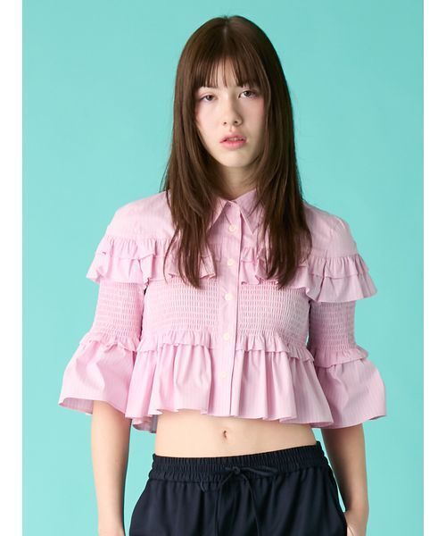 FURFUR(ファーファー)の「シャーリングフリルシャツ(シャツ/ブラウス・レディース・サックスブルー/ホワイト/ピンク・F)」の1枚目の写真