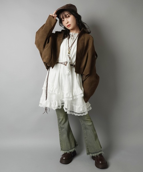 SPINNS（スピンズ）の「羽織るだけで主役☆スタッズが効いたスウェードショートジャケット（その他アウター・レディース・ブラウン/ブラック・ONESIZE）」の22枚目の写真