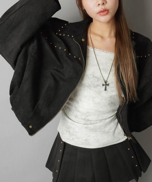 SPINNS（スピンズ）の「羽織るだけで主役☆スタッズが効いたスウェードショートジャケット（その他アウター・レディース・ブラウン/ブラック・ONESIZE）」の19枚目の写真