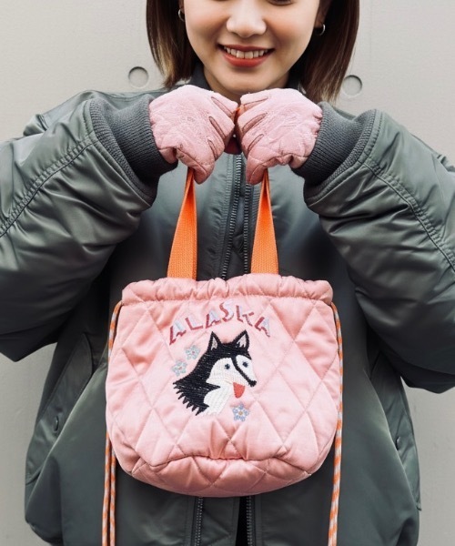 HOUSTON(ヒューストン)の「HOUSTON / SATIN EFFECT BAG(MARMALADE/CAT)HS6023W HS6025W(ショルダーバッグ・レディース・ネイビー/イエロー/レッド/ピンク/チャコールグレー/ラベンダー・ONESIZE)」の8枚目の写真