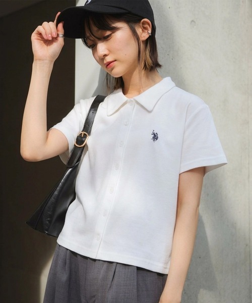 U.S. POLO ASSN.（ユーエスポロアッスン）の「【U.S. POLO ASSN./ユーエスポロアッスン】刺繍 スムース ステンカラー 半袖 Tシャツ（Tシャツ/カットソー・レディース・ベージュ/ブラック系その他/ブラウン/ブラック/オフホワイト・M/LL/L）」の2枚目の写真