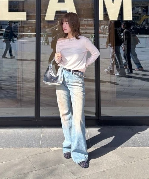 Levi's（リーバイス）の「LEVI’S(R) / LOOSE BOOT ジーンズ ライトインディゴ（デニムパンツ・レディース・ライトブルー・26inch/25inch/27inch）」の7枚目の写真