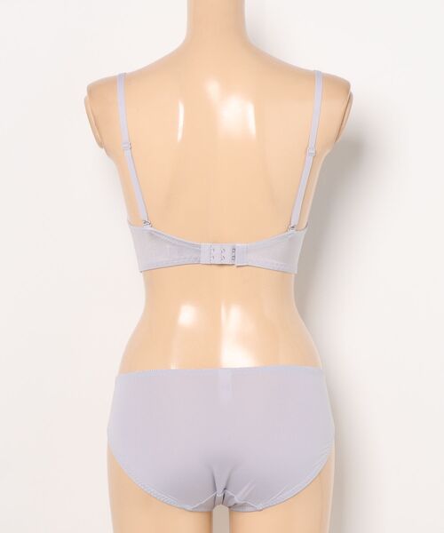 AMOSTYLE BY Triumph（アモスタイルバイトリンプ）の「夢みるブラ ノンワイヤー ブラ＆ショーツセット デイジーシャワー 【A,B,C,Dカップ】AMST1260 HU2+Hikini JX（ブラ&ショーツ・レディース・チョコ/ベビーピンク/プラチナム・C70M/C65M/B75M/B70M/B65M/A75M/A70M/D80L/D75L/D70M/D65M/C80L/C75L）」の11枚目の写真