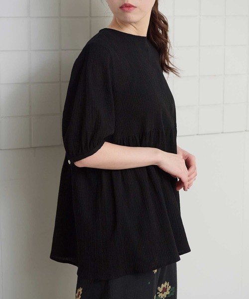 l'atelier du savon（アトリエドサボン）の「やわらかい楊柳のチュニックブラウス（シャツ/ブラウス・レディース・ブラック/ホワイト・FREE）」の12枚目の写真