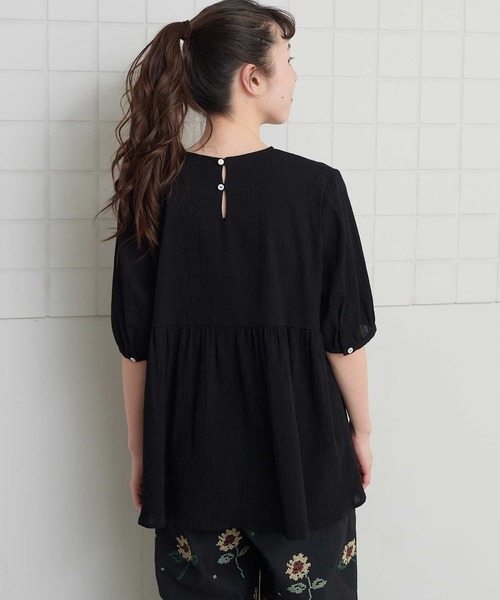 l'atelier du savon（アトリエドサボン）の「やわらかい楊柳のチュニックブラウス（シャツ/ブラウス・レディース・ブラック/ホワイト・FREE）」の11枚目の写真