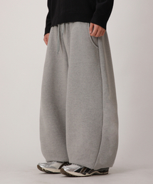 DEVELOVE（デヴローブ）の「クラシック刺繍ロゴワイドジョガーパンツ_グレー（スウェットパンツ）」