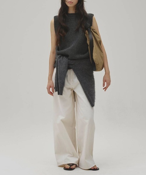 TODAYFUL(トゥデイフル)の「TODAYFUL Leatherbelt Shoulder Bag レザーベルトショルダーバッグ/12621010(ショルダーバッグ・レディース・ベージュ/ブラック・ONE SIZE)」の4枚目の写真