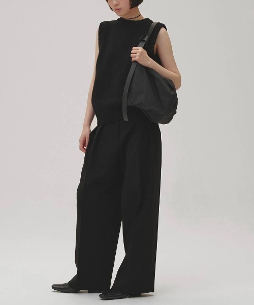TODAYFUL(トゥデイフル)の「TODAYFUL Leatherbelt Shoulder Bag レザーベルトショルダーバッグ/12621010(ショルダーバッグ・レディース・ベージュ/ブラック・ONE SIZE)」の6枚目の写真