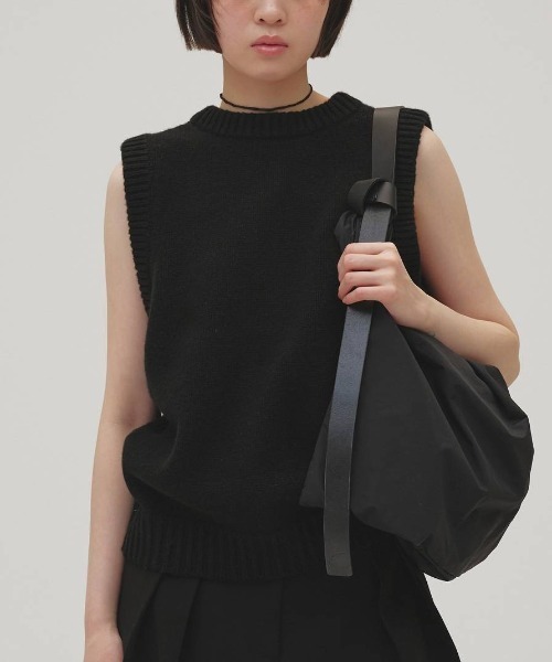 TODAYFUL(トゥデイフル)の「TODAYFUL Leatherbelt Shoulder Bag レザーベルトショルダーバッグ/12621010(ショルダーバッグ・レディース・ベージュ/ブラック・ONE SIZE)」の7枚目の写真