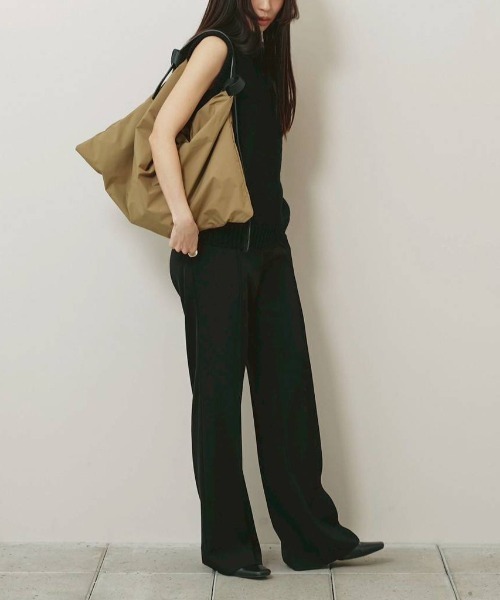 TODAYFUL(トゥデイフル)の「TODAYFUL Leatherbelt Shoulder Bag レザーベルトショルダーバッグ/12621010(ショルダーバッグ・レディース・ベージュ/ブラック・ONE SIZE)」の16枚目の写真