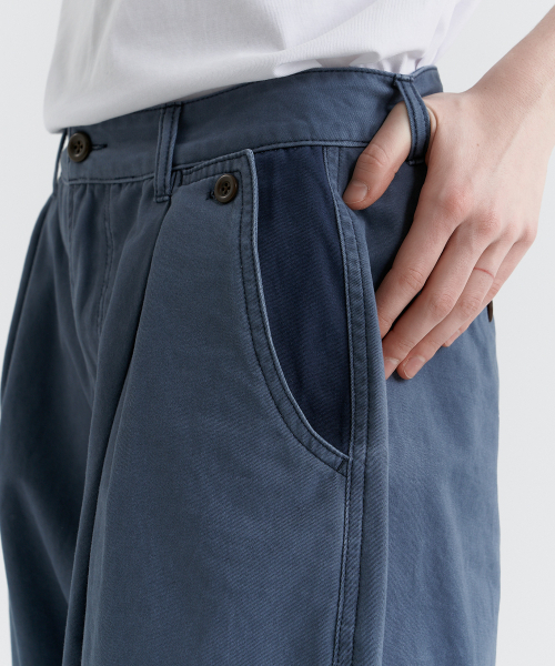 MAGOODGAN（メックウッドガン）の「カールン 4218 ピグメント ワンタック バルーンフィット ロシアンブルー パンツ（その他パンツ・レディース・その他・SMALL/MEDIUM/LARGE/X-LARGE）」の5枚目の写真