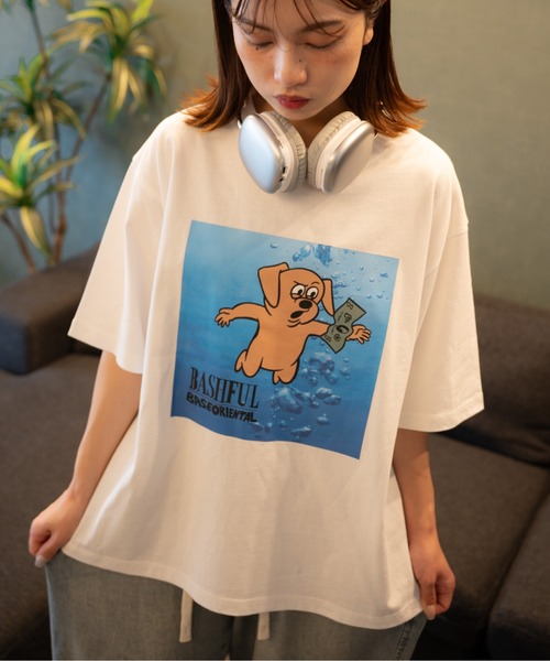 bashful base Oriental(バッシュフルベースオリエンタル)の「【bbO】ベースくんキャッチザマネーT(Tシャツ/カットソー・メンズ・ブラック/ホワイト/ブラウン・SMALL/MEDIUM/LARGE)」の2枚目の写真