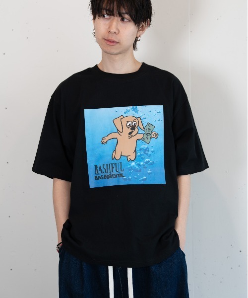 bashful base Oriental(バッシュフルベースオリエンタル)の「【bbO】ベースくんキャッチザマネーT(Tシャツ/カットソー・メンズ・ブラック/ホワイト/ブラウン・SMALL/MEDIUM/LARGE)」の1枚目の写真