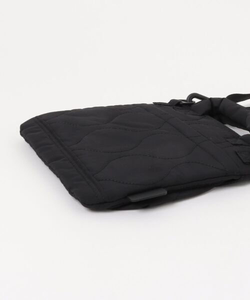 WILD THINGS（ワイルドシングス）の「【WILD THINGS】PUFF QUILT MINI HELMET（ショルダーバッグ・メンズ・ブラック・FREE）」の4枚目の写真