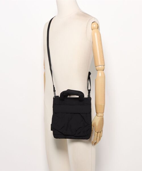 WILD THINGS（ワイルドシングス）の「【WILD THINGS】PUFF QUILT MINI HELMET（ショルダーバッグ・メンズ・ブラック・FREE）」の2枚目の写真