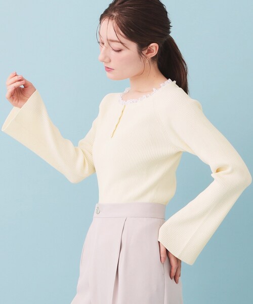 index（インデックス）の「ヘンリーネックフレアスリーブニット【洗濯機OK】（ニット/セーター・レディース・オフホワイト/チャコールグレー/ブルー・00）」の22枚目の写真