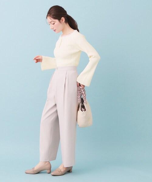 index（インデックス）の「ヘンリーネックフレアスリーブニット【洗濯機OK】（ニット/セーター・レディース・オフホワイト/チャコールグレー/ブルー・00）」の20枚目の写真