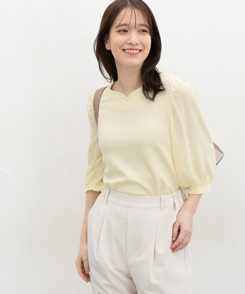 Honeys(ハニーズ)の「6分袖ハートネックトップス(Tシャツ/カットソー・レディース・イエロー/ブルーグレー/アイボリー/ラベンダー/ネイビー・S/M/LL/L/3L)」の5枚目の写真