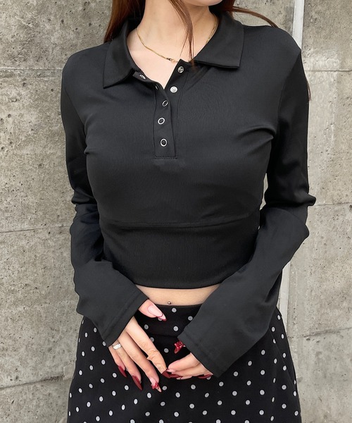 ROGER AND RAW（ロジャーアンドロウ）の「襟付きヘンリーネッククロップドトップス（Tシャツ/カットソー・レディース・ブラック/ホワイト・FREE）」の5枚目の写真