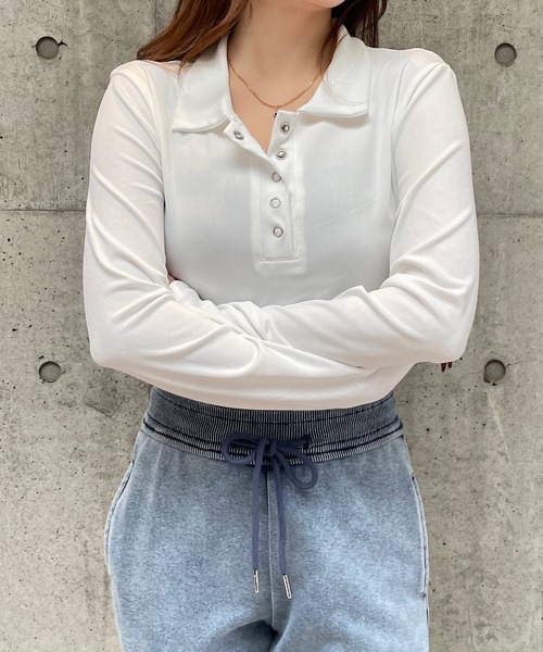 ROGER AND RAW（ロジャーアンドロウ）の「襟付きヘンリーネッククロップドトップス（Tシャツ/カットソー・レディース・ブラック/ホワイト・FREE）」の15枚目の写真