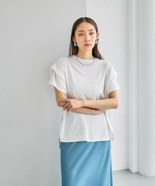 LEPSIM(レプシィム)の「《スグッカワ》袖タックT 639431(Tシャツ/カットソー・レディース・オフホワイト/キャメル/ブラック・FREE)」の12枚目の写真