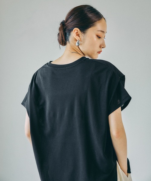 LEPSIM(レプシィム)の「《スグッカワ》袖タックT 639431(Tシャツ/カットソー・レディース・オフホワイト/キャメル/ブラック・FREE)」の20枚目の写真