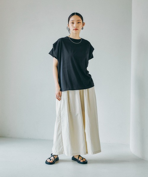 LEPSIM(レプシィム)の「《スグッカワ》袖タックT 639431(Tシャツ/カットソー・レディース・オフホワイト/キャメル/ブラック・FREE)」の21枚目の写真
