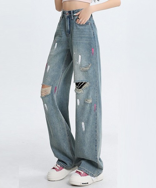 DAY CLOSET(デイ クローゼット)の「【ウォッシュ加工/大きいサイズ有】 ヴィンテージ風 ペイントデザイン ダメージ ワイド デニムパンツ レディース(デニムパンツ・レディース・ライトブルー・XL/L/M/S)」の1枚目の写真