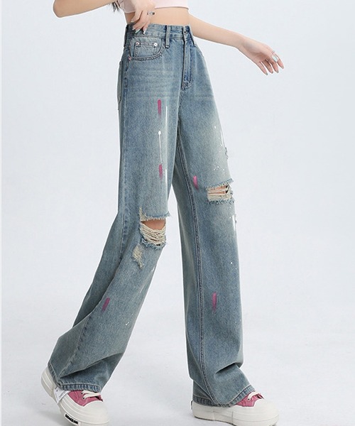 DAY CLOSET(デイ クローゼット)の「【ウォッシュ加工/大きいサイズ有】 ヴィンテージ風 ペイントデザイン ダメージ ワイド デニムパンツ レディース(デニムパンツ・レディース・ライトブルー・XL/L/M/S)」の3枚目の写真