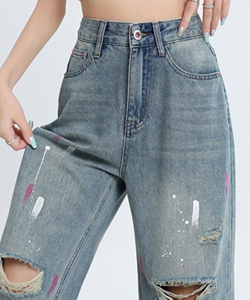 DAY CLOSET(デイ クローゼット)の「【ウォッシュ加工/大きいサイズ有】 ヴィンテージ風 ペイントデザイン ダメージ ワイド デニムパンツ レディース(デニムパンツ・レディース・ライトブルー・XL/L/M/S)」の13枚目の写真