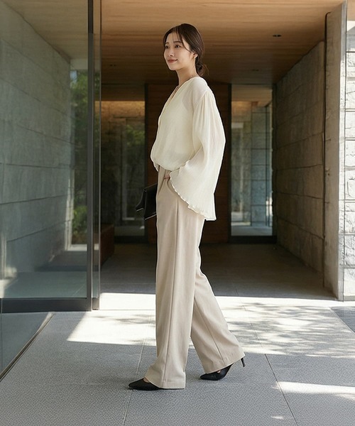 STYLE DELI（スタイルデリ）の「チノパン見え柔らかセミワイドパンツ（チノパンツ・レディース・サンドベージュ・MEDIUM/SMALL/LARGE）」の10枚目の写真