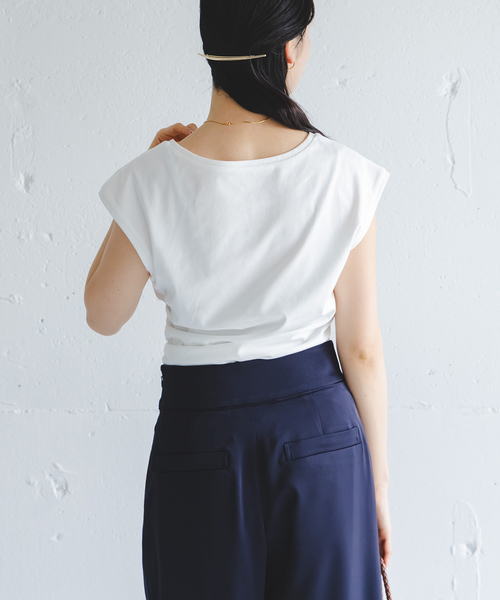 Noble(ノーブル)の「《接触冷感》ウエストギャザーコンパクトT(Tシャツ/カットソー・レディース・ホワイト/ブラウン/ボルドー・FREE)」の18枚目の写真