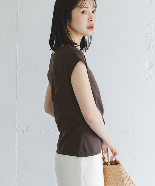 Noble(ノーブル)の「《接触冷感》ウエストギャザーコンパクトT(Tシャツ/カットソー・レディース・ホワイト/ブラウン/ボルドー・FREE)」の8枚目の写真