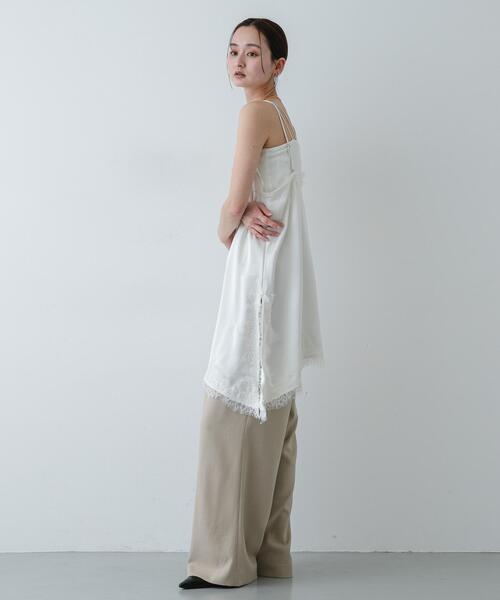 SENSE OF PLACE by URBAN RESEARCH(センスオブプレイスバイアーバンリサーチ)の「サテンレースアシメキャミソール(キャミソール・レディース・アイボリー/ブラック/ブラウン・ONE)」の22枚目の写真