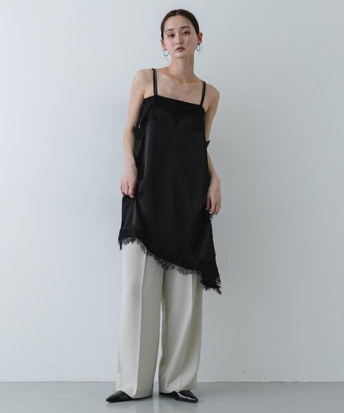 SENSE OF PLACE by URBAN RESEARCH(センスオブプレイスバイアーバンリサーチ)の「サテンレースアシメキャミソール(キャミソール・レディース・アイボリー/ブラック/ブラウン・ONE)」の4枚目の写真