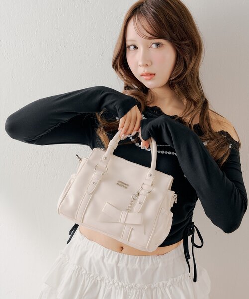 Chico（チコ）の「リボンチャームボストンバッグ（ボストンバッグ・レディース・ピンク/アイボリー/ブラック/ブルー・FREE）」の9枚目の写真