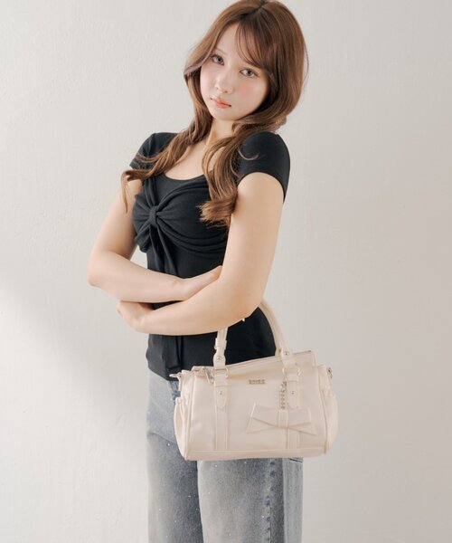 Chico（チコ）の「リボンチャームボストンバッグ（ボストンバッグ・レディース・ピンク/アイボリー/ブラック/ブルー・FREE）」の11枚目の写真