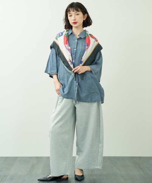 A.D.C.L.（エーディーシーエル）の「【ライトデニムで軽い着心地！】シアーデニム 半袖オーバーサイズシャツ（シャツ/ブラウス・レディース・サックスブルー/ブルー・M/L）」の22枚目の写真